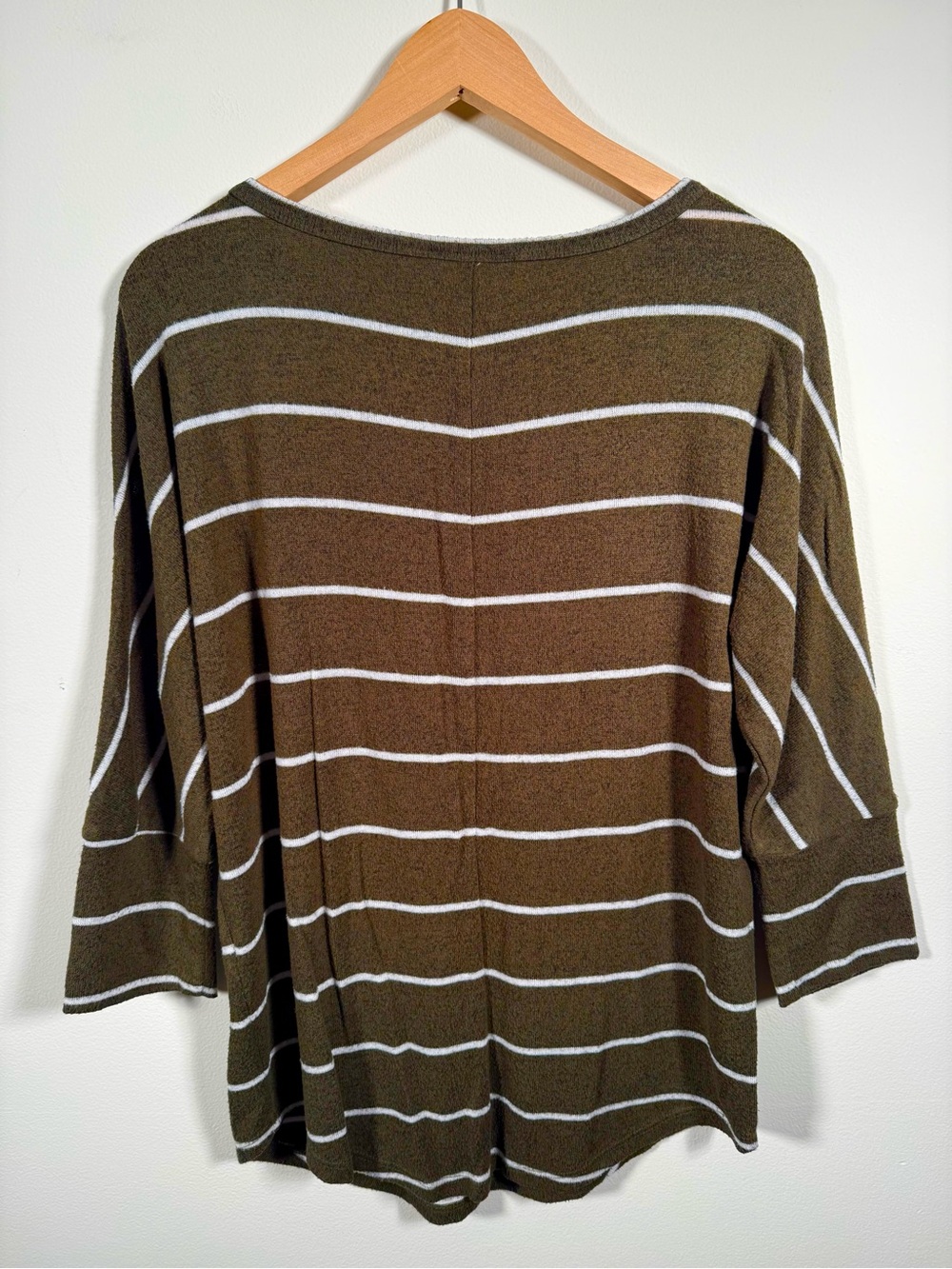 41 Hawthorn Corinna Brushed Dolman Knit Top Olive Green Ivory Stripe Sz M Cozy - Picture 5 of 11